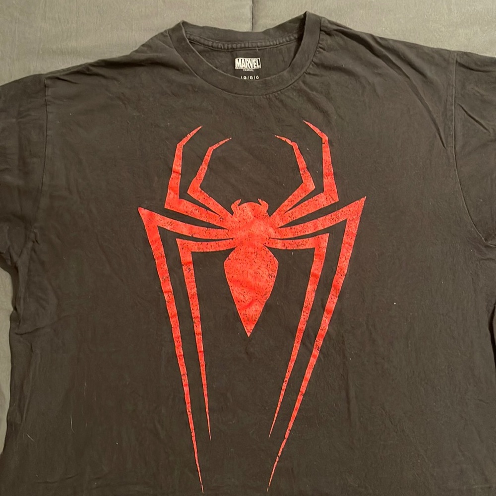 Marvel tee size large
